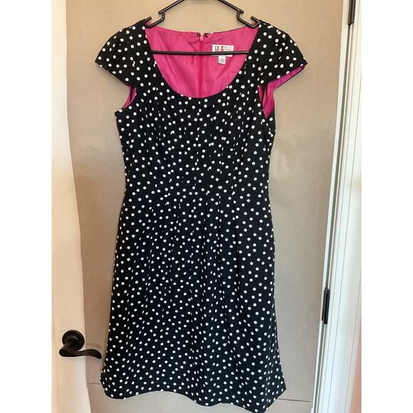 R & K Black Polka Dot w/pink lining Sleeveless Dress w/Pockets Sz 8 - Picture 1 of 5